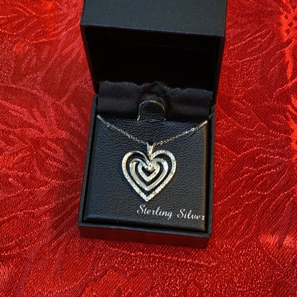 Diamond multi heart 18” pendant necklace brand new